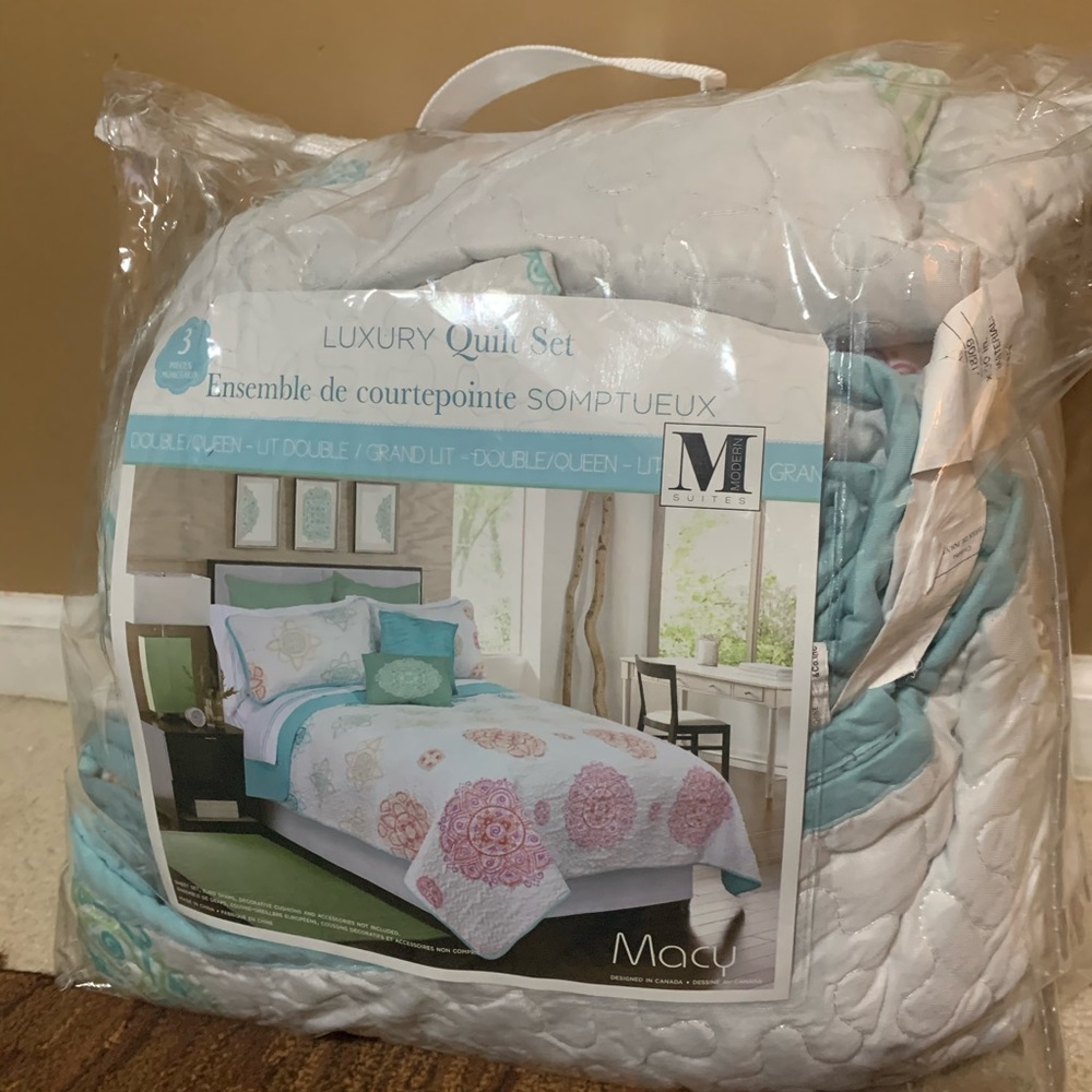 Decor and bedding